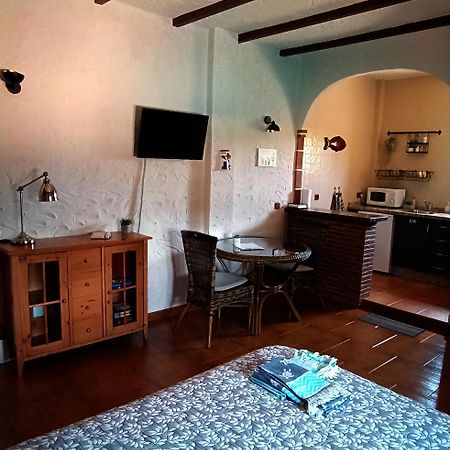 Cortijo Petra Bed & Breakfast Villanueva del Rosario ภายนอก รูปภาพ