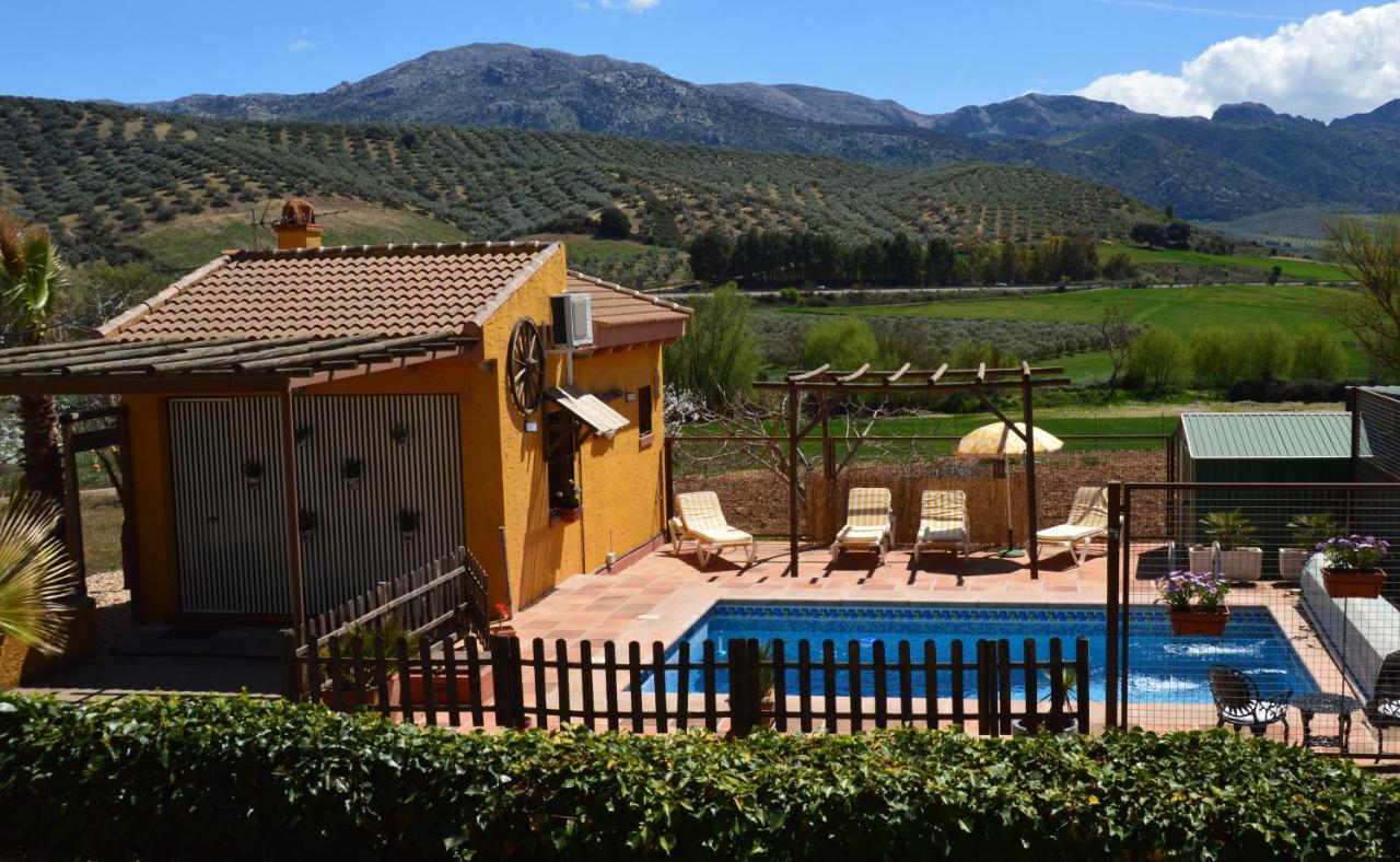 Cortijo Petra Bed & Breakfast Villanueva del Rosario ภายนอก รูปภาพ