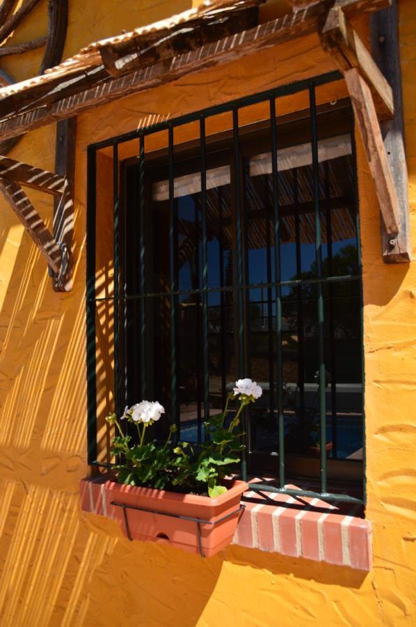 Cortijo Petra Bed & Breakfast Villanueva del Rosario ภายนอก รูปภาพ