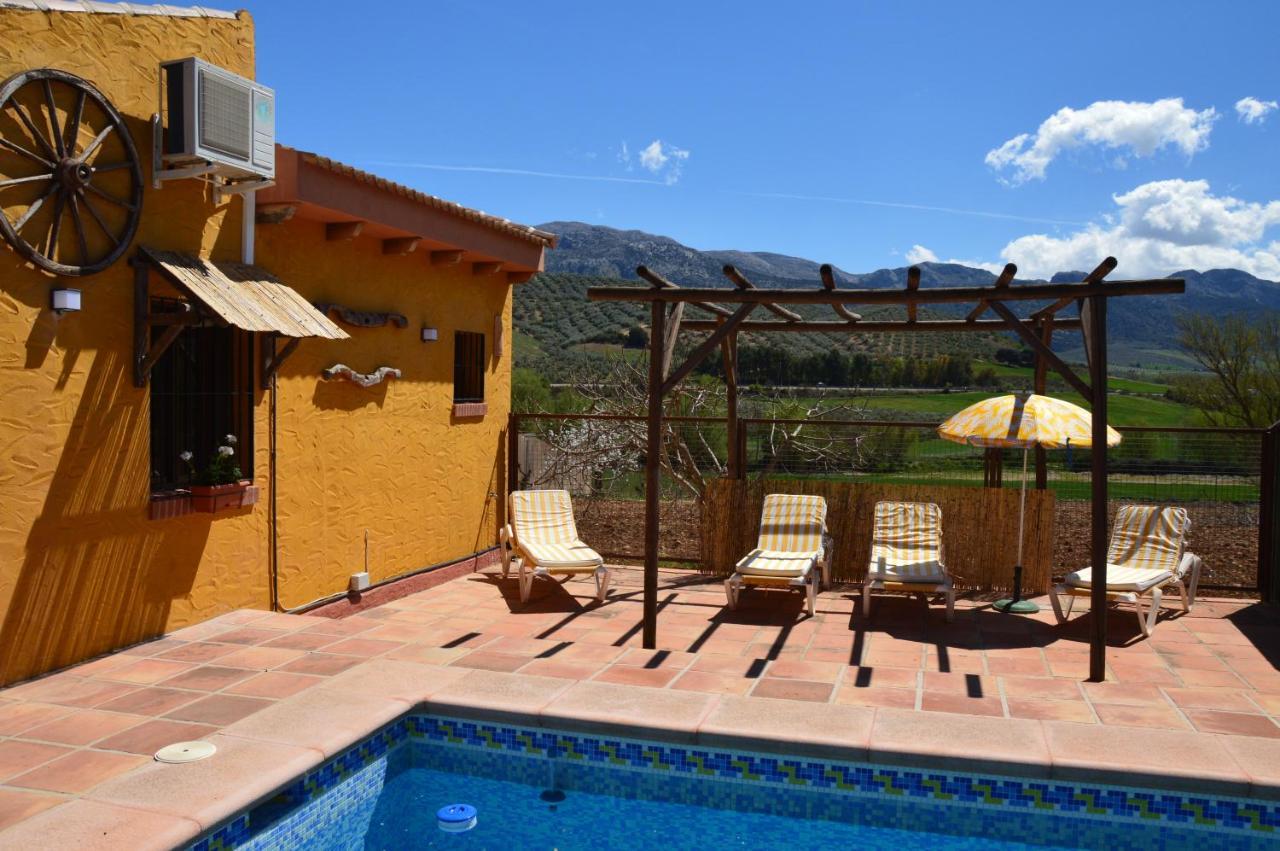 Cortijo Petra Bed & Breakfast Villanueva del Rosario ภายนอก รูปภาพ