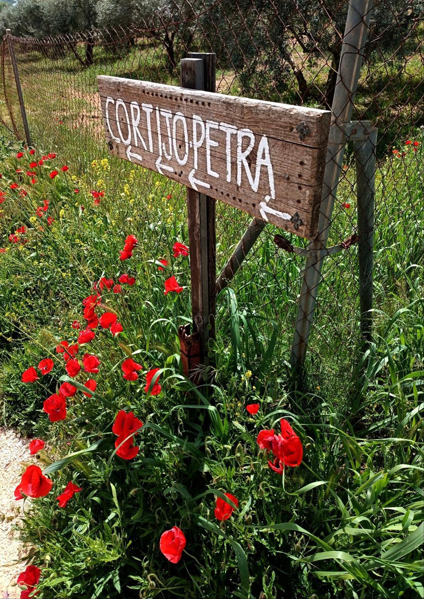 Cortijo Petra Bed & Breakfast Villanueva del Rosario ภายนอก รูปภาพ